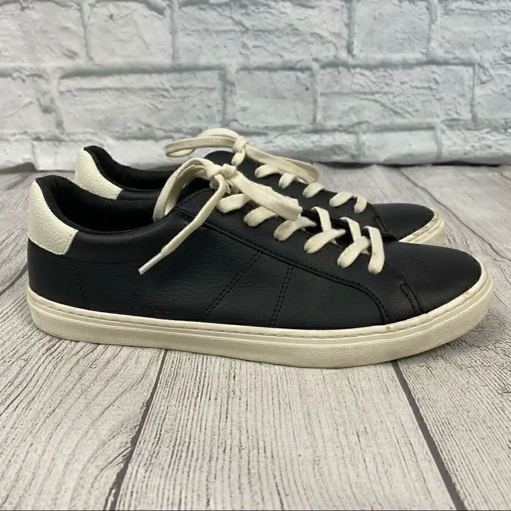 Old Navy tie up sneakers black w/white soles sz 7